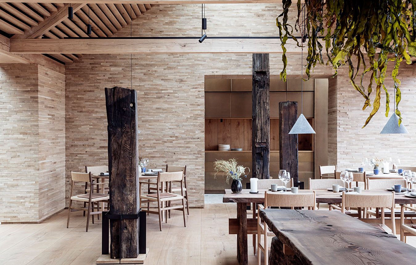 The role of wood at  Noma restaurant - 1