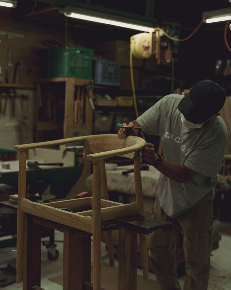 Making the Kouryu chair by oeo_studio